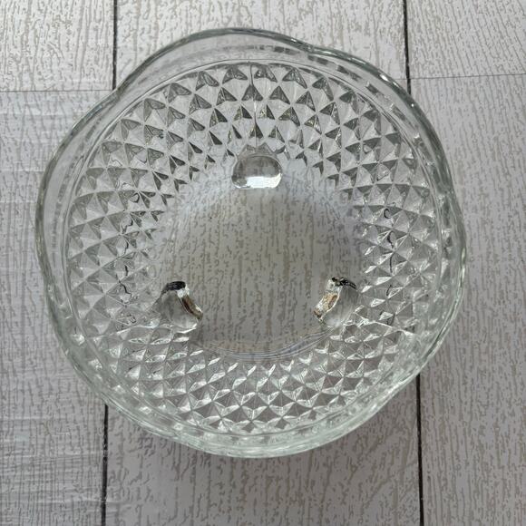 Vintage Indiana Glass Diamond Point Three Footed Scalloped Edge Bowl - Picture 3 of 7